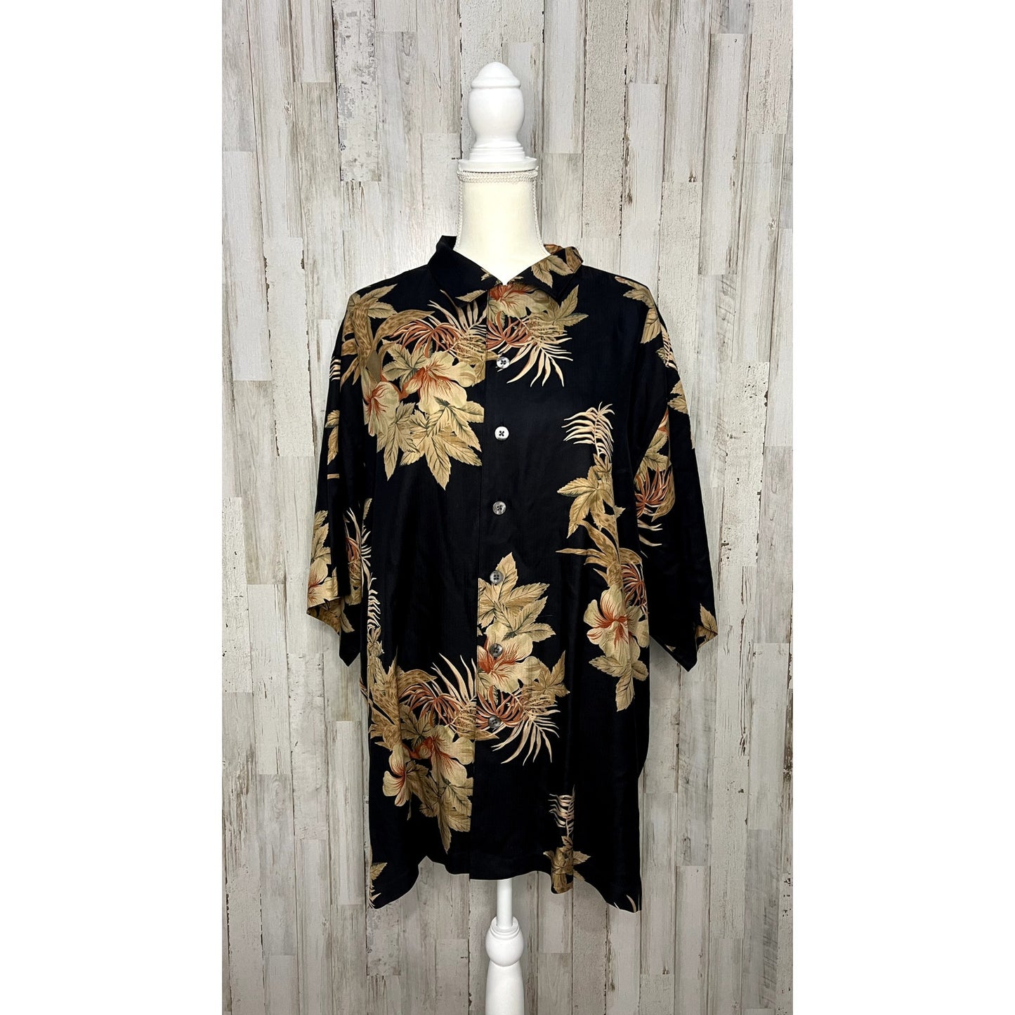 Pusser's Men's XL Black 100% Silk Floral Short Sleeve Button-Up Shirt