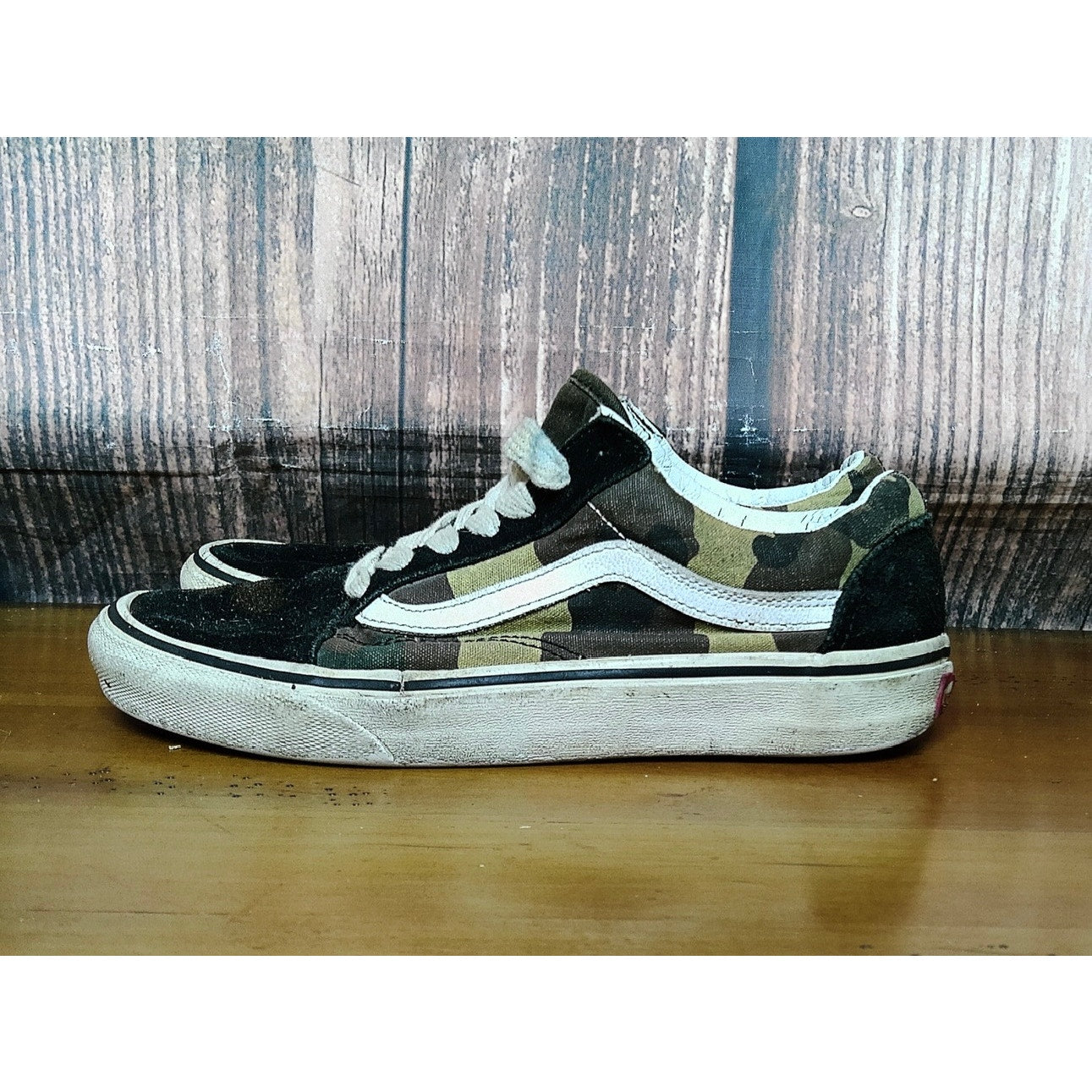 Vans Old Skool Skate Shoes Black Woodland Camo Men's 7 / Women's 8.5
