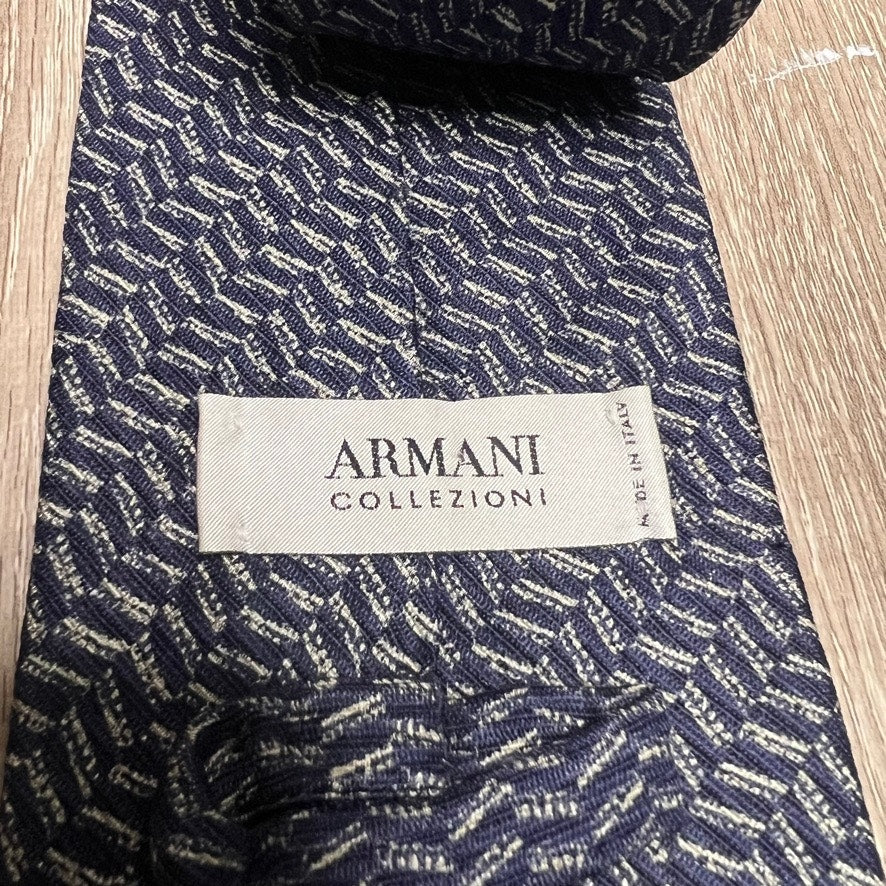 Armani Men's Blue Geometric Silk Tie Classic Length Designer Style