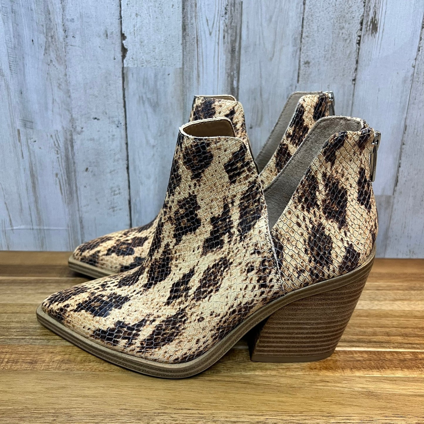 Vince Camuto Gigietta Bootie Women's 7 Snake Skin Print Ankle Boots Multicolor