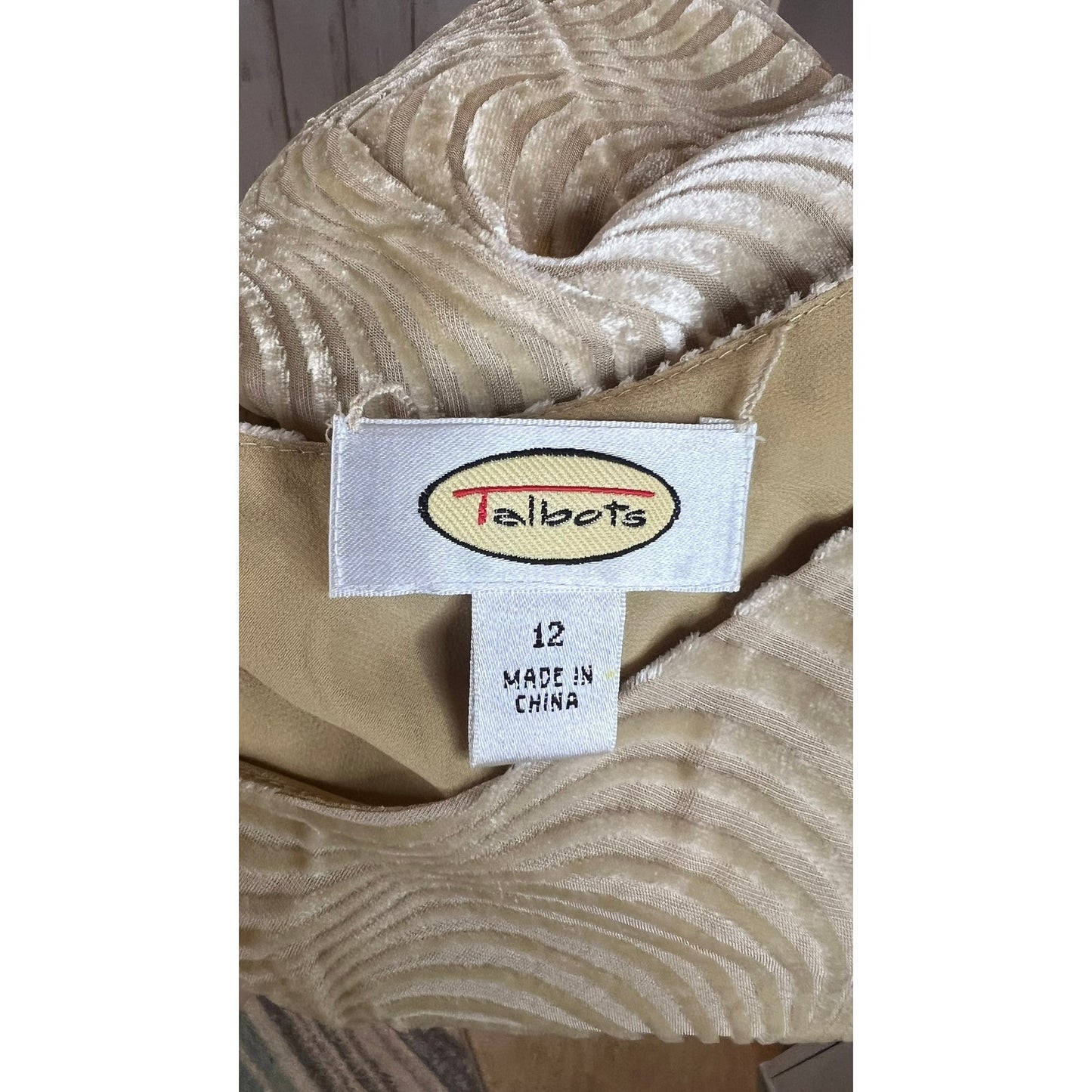 NWT Talbots Women's Size 12 Beige Textured Short Sleeve Silk Blend Blouse