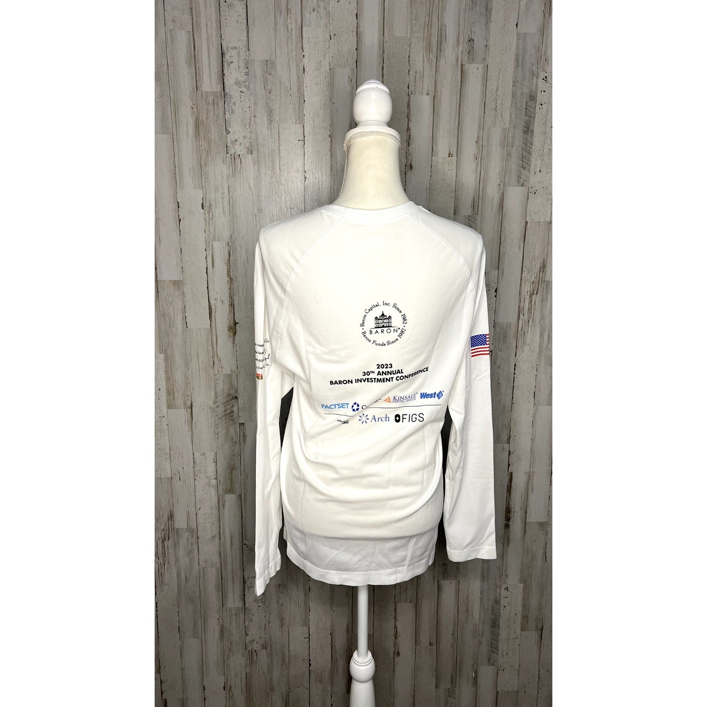 NWOT Baron Capital NYC 2023 Unisex Medium Seamless Long Sleeve Graphic T-Shirt