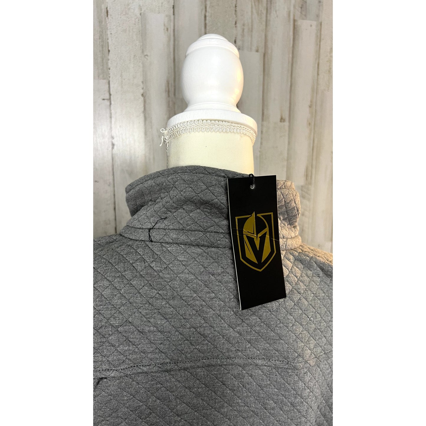 Vegas Golden Knights Men's Large Gray 1/4 Snap Pullover Sweatshirt