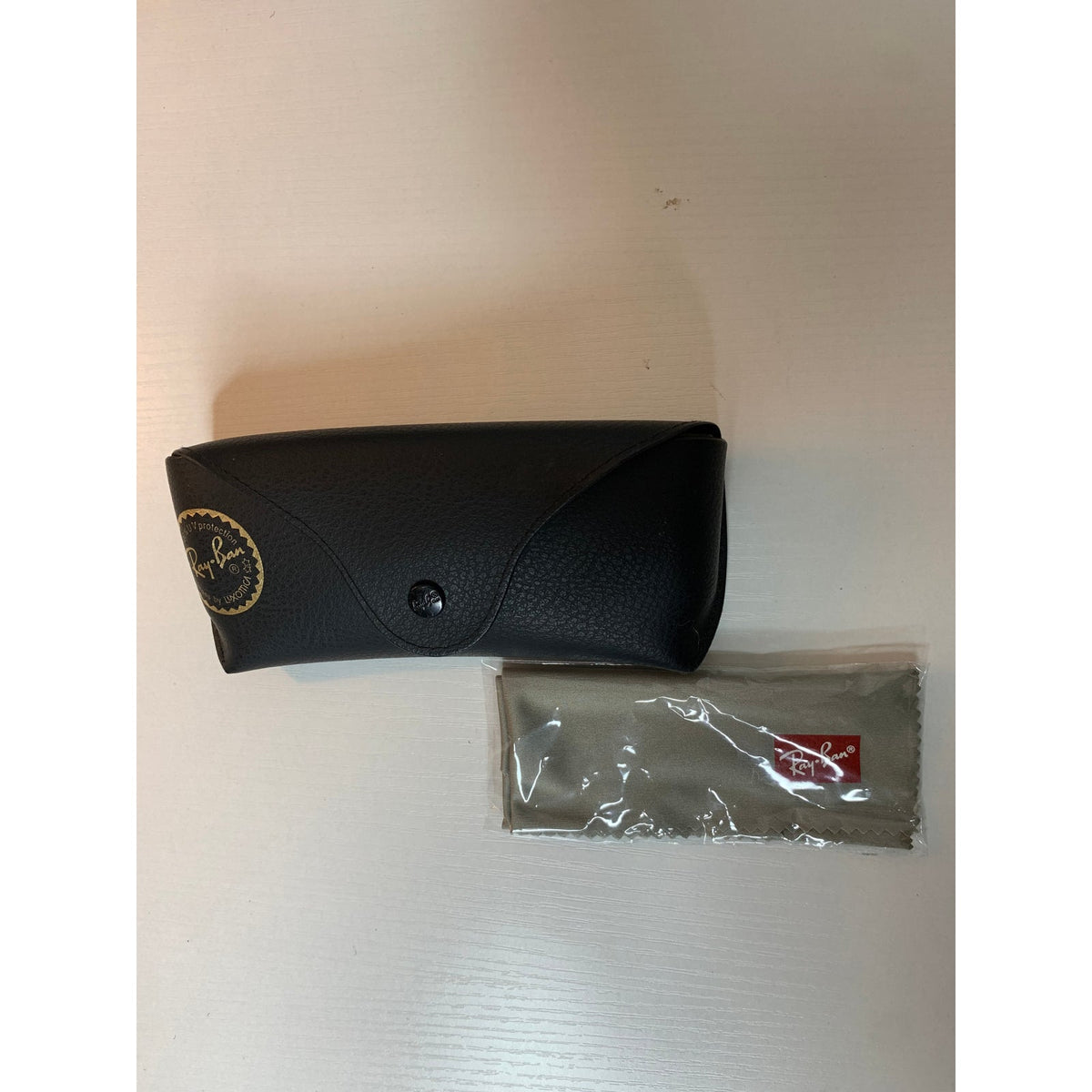 Ray-Ban Eyeglass Sunglass Case Unisex One Size Black Snap Closure w Cloth