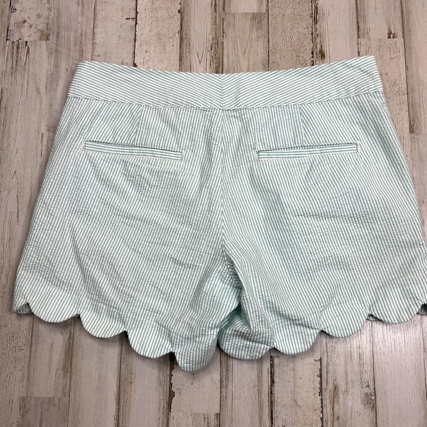 Lilly Pulitzer Women’s Size 00 Blue Seersucker Scalloped Hem Buttercup Shorts