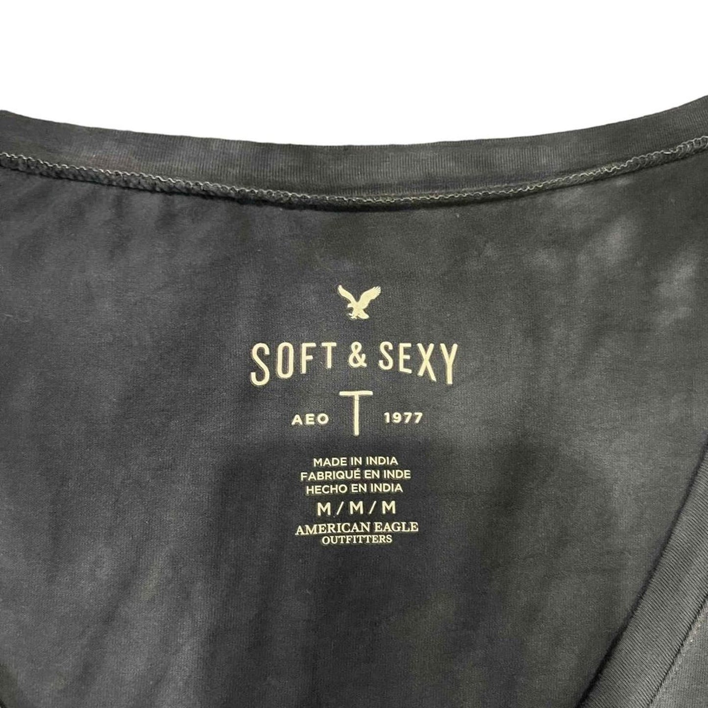 American Eagle Soft & Sexy Short Sleeve V-Neck T-Shirt Size Medium