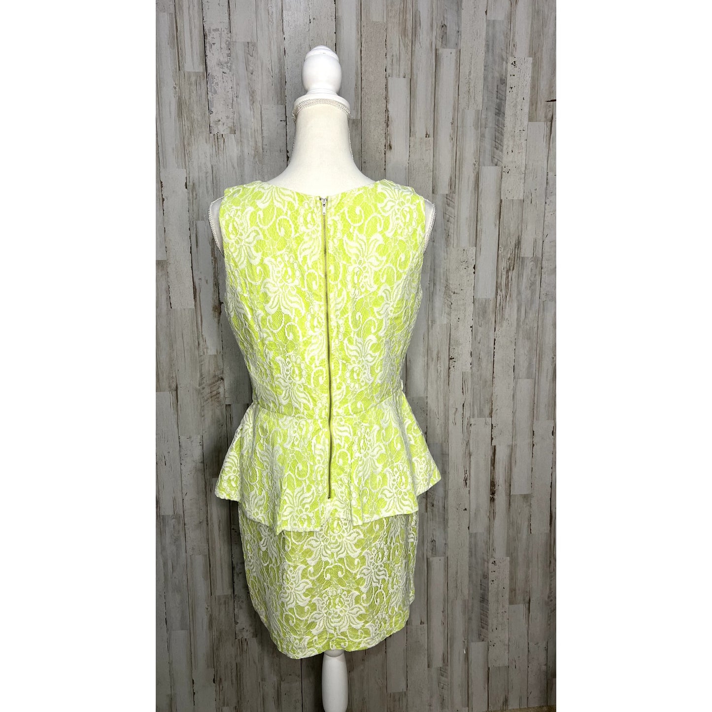 Romeo & Juliet Couture Women's Floral Peplum Dress Yellow Size Medium