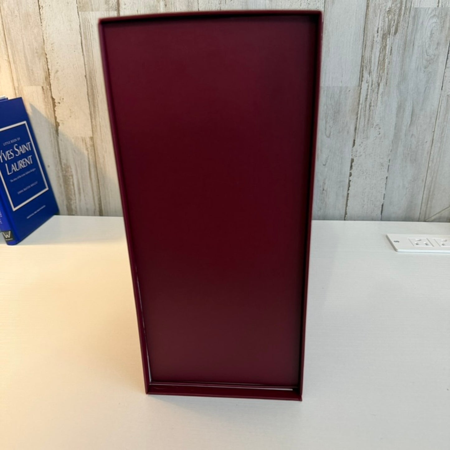 Gucci Large Burgundy Red Gift Presentation Box with Lid White Interior