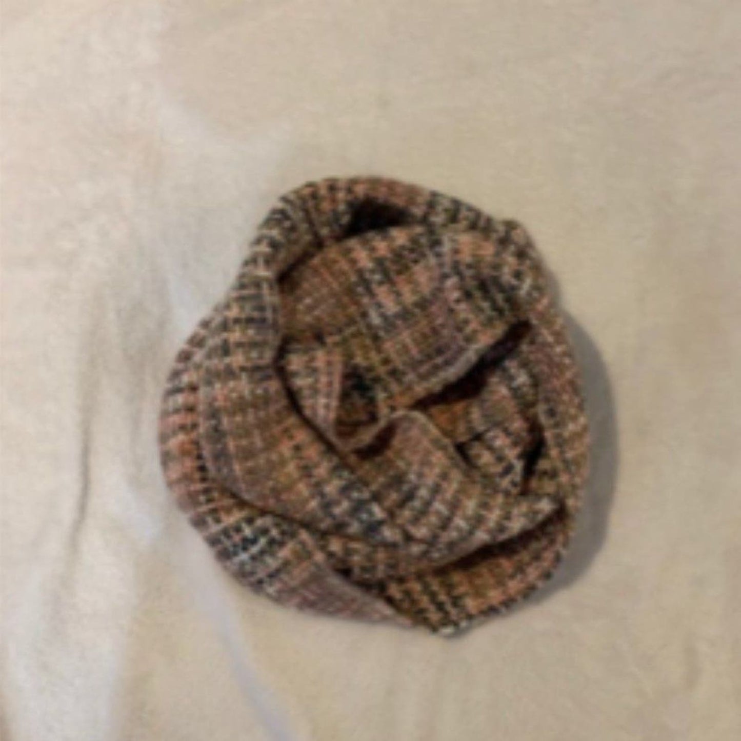 Demdaco Infinity pink woven threads scarf EUC