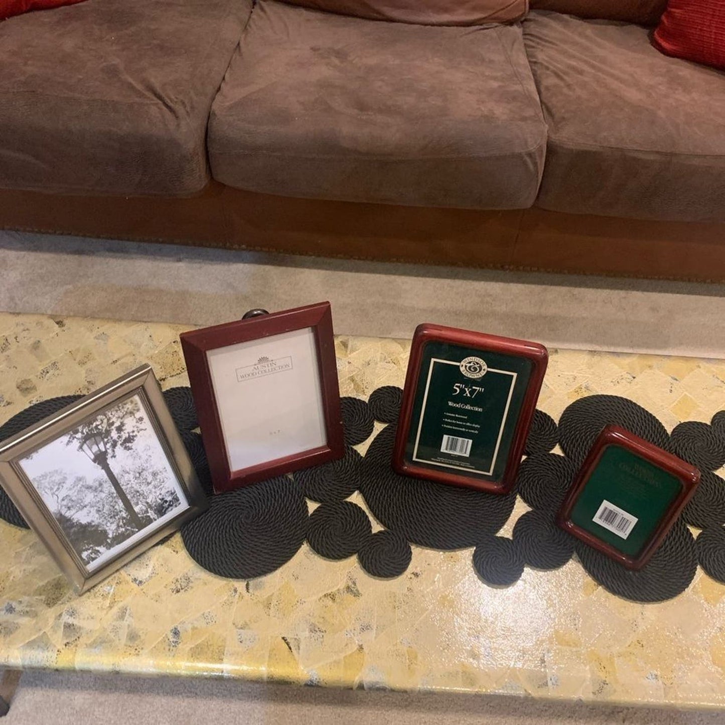 Elegant Set of 4  picture frames - timeless charm!