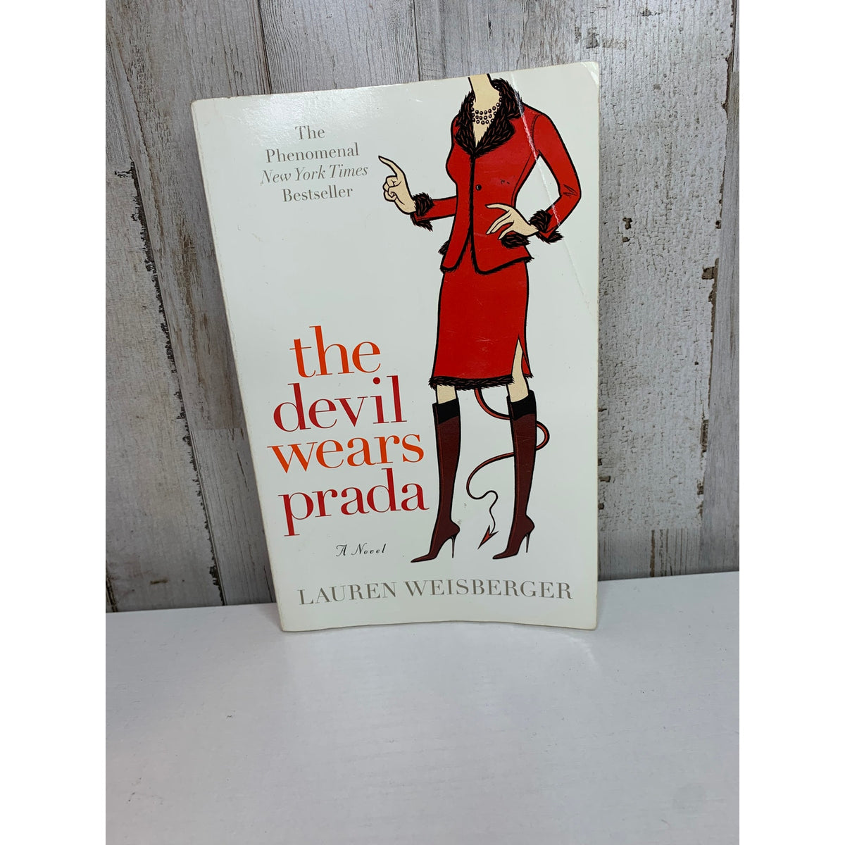 The Devil Wears Prada Novel Paperback Book by Lauren Weisberger 360 Pages