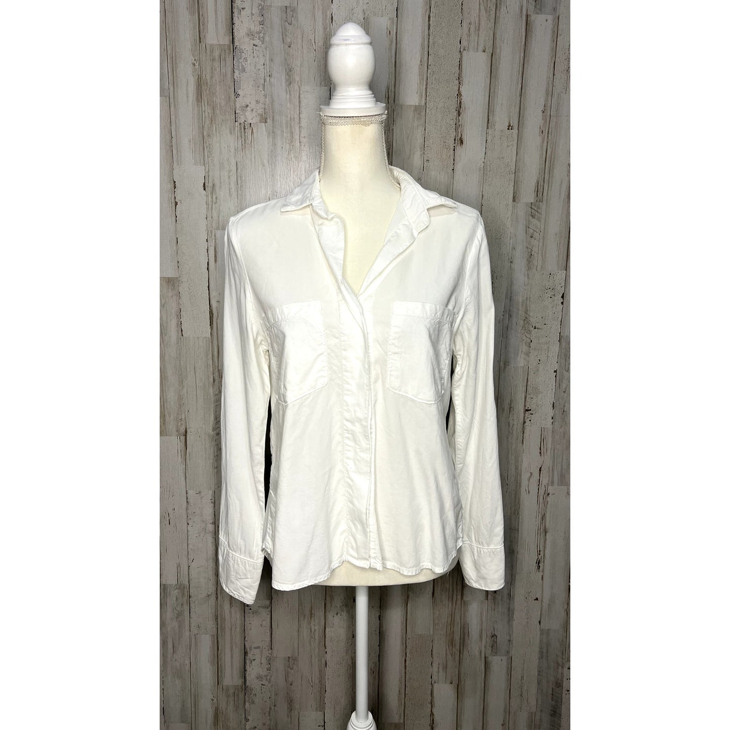 Cloth & Stone Women's XS White Button-Up Shirt Long Sleeve Casual