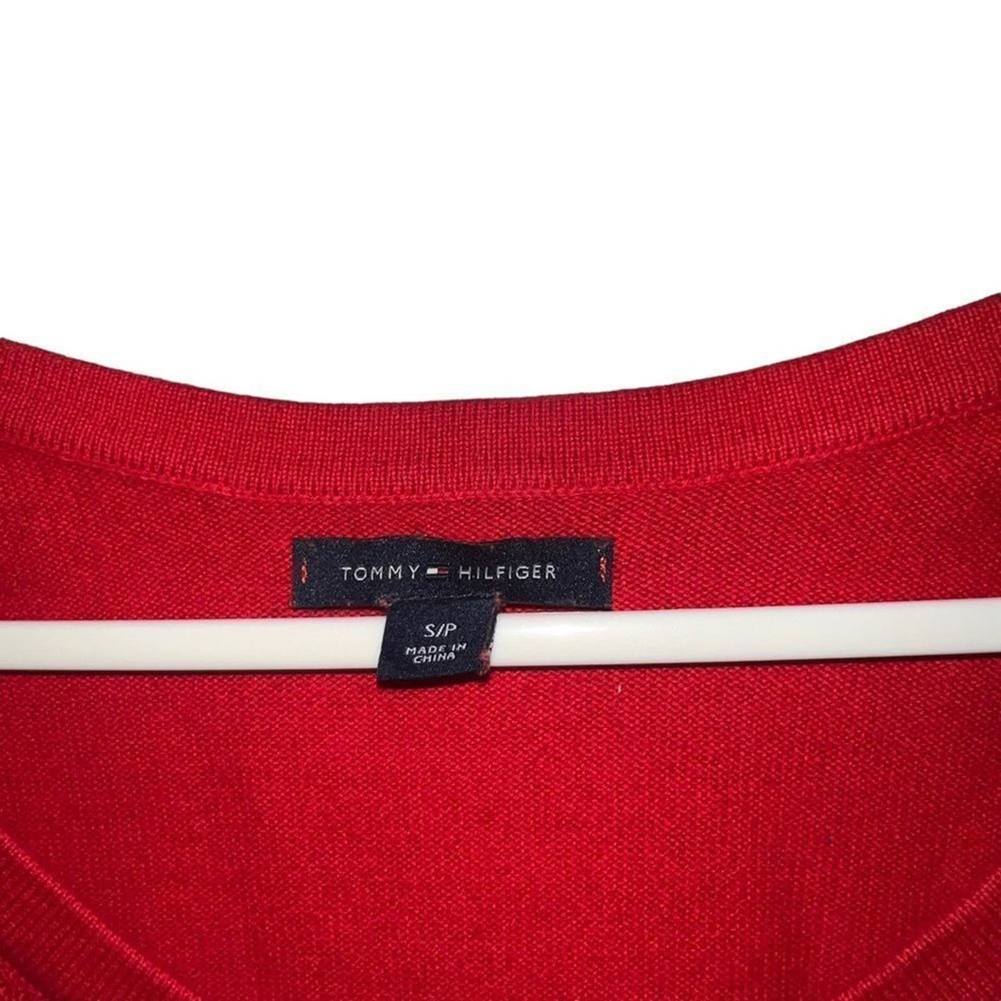 Tommy Hilfiger Women’s V neck Lightweight Sweater Size Small