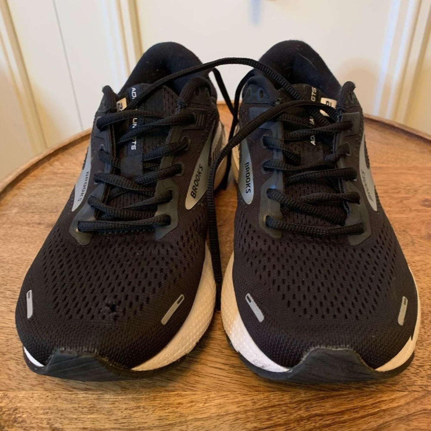 Women's Brooks Adrenaline GTS 22 Size 7