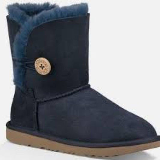 UGG Bailey Button II Boot Sheepskin Classic Boots Size 4