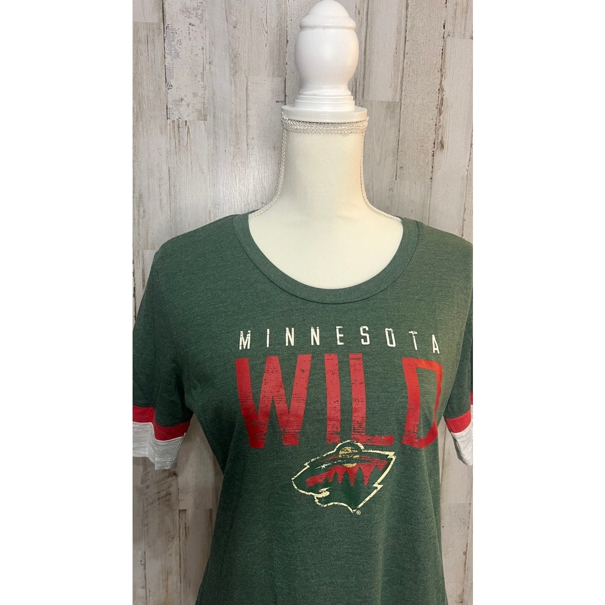 NWT Minnesota Wild Women's Graphic Tee Green Red Short Sleeve Size Medium