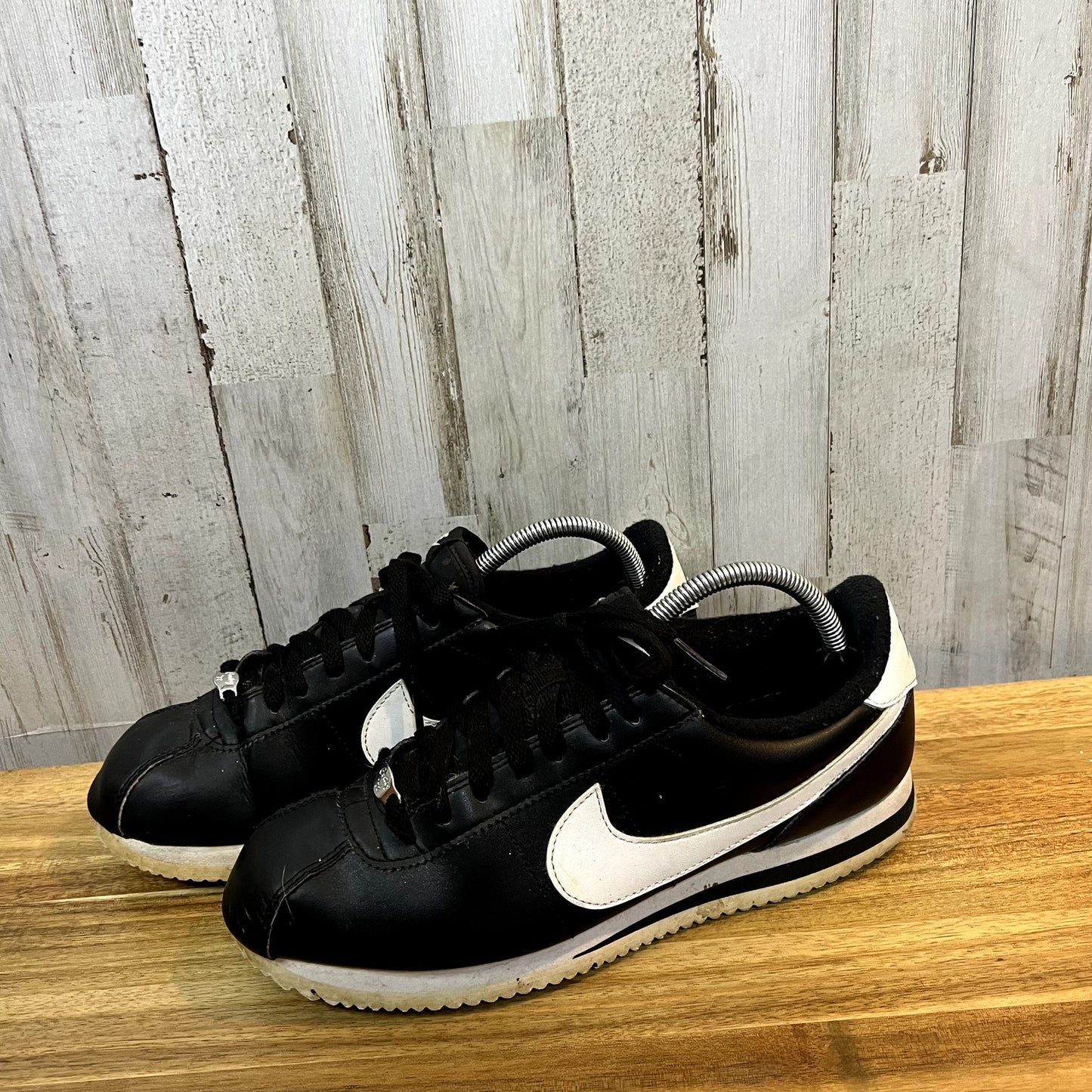 Nike Cortez Men's Size 9 Basic Leather Black & White Low Top Sneakers