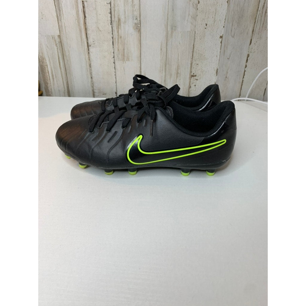 Nike Jr Tiempo Legend Soccer Cleats Black/Volt Size 3.5Y