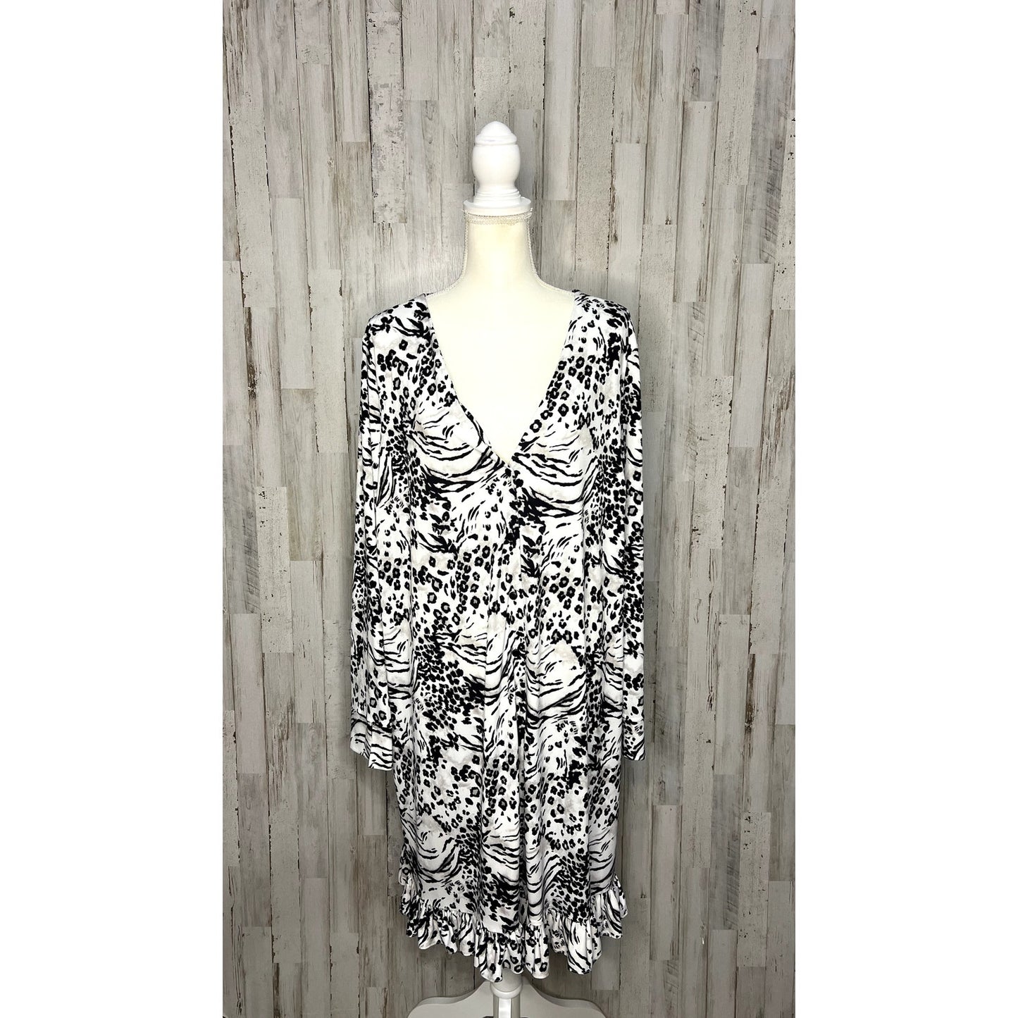 ASOS DESIGN Women's Size 16 Black Animal Print Long Sleeve Button Front Dress