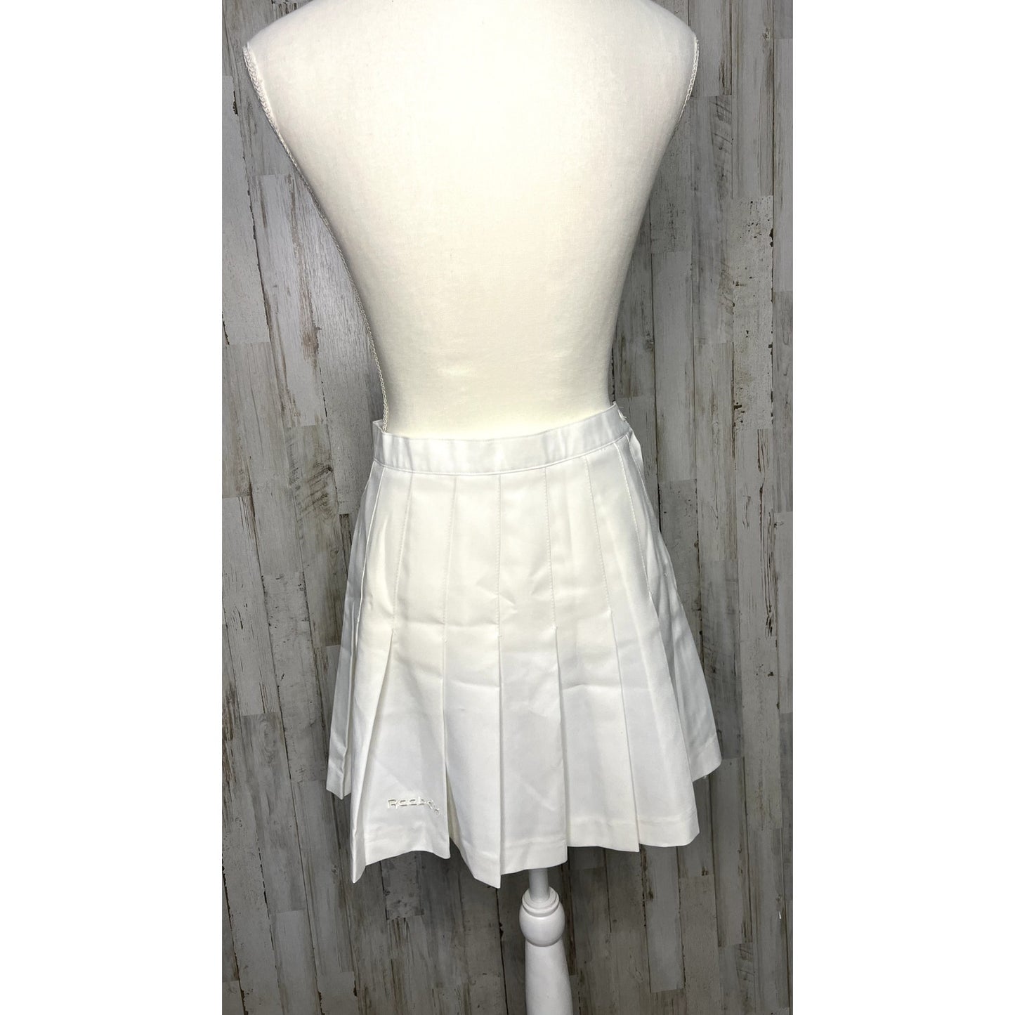 Vintage Reebok Women's White Pleated Tennis Skirt Size 10 High Waist Casual