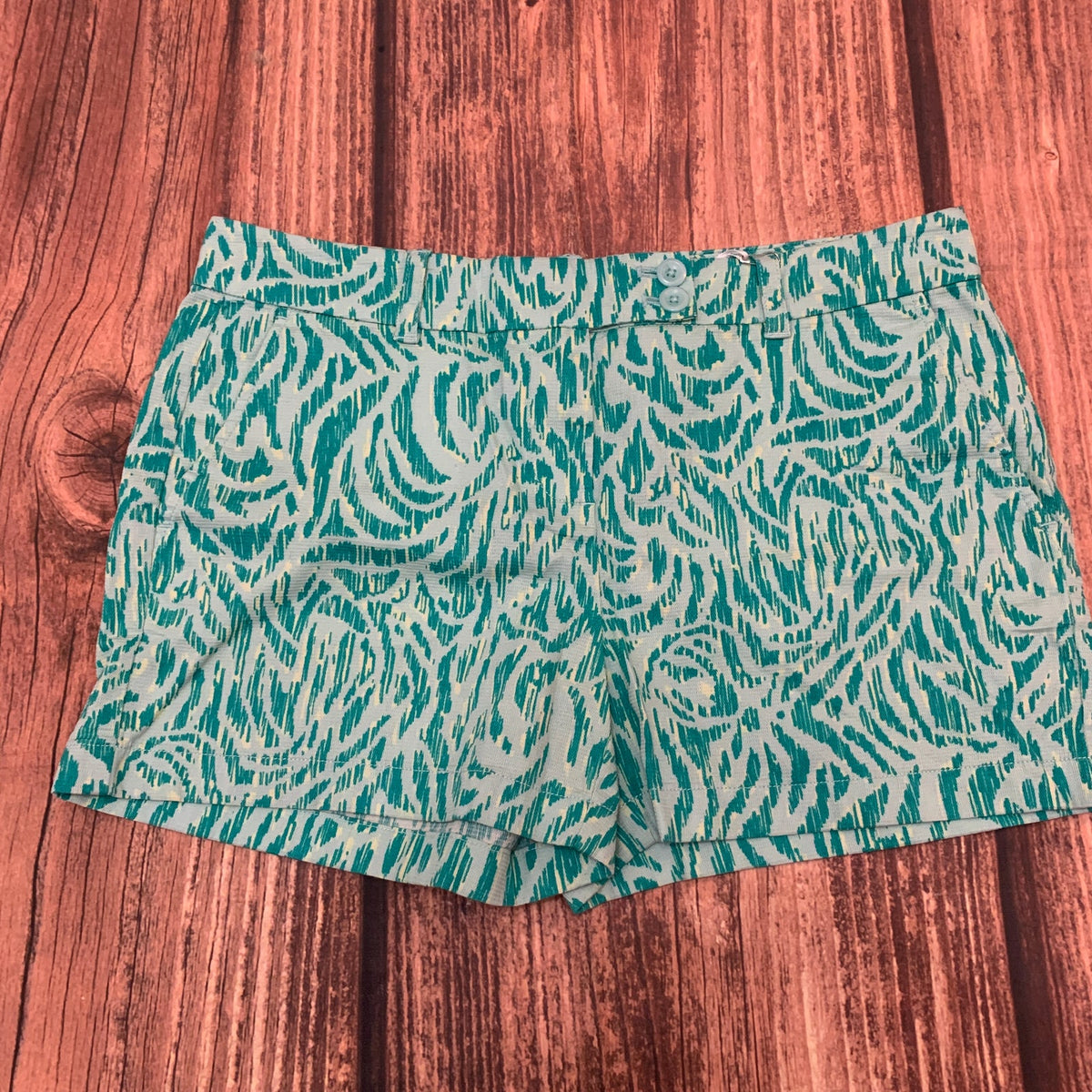 Vineyard Vines Green Zebra Print Day Boat Shorts Size 8