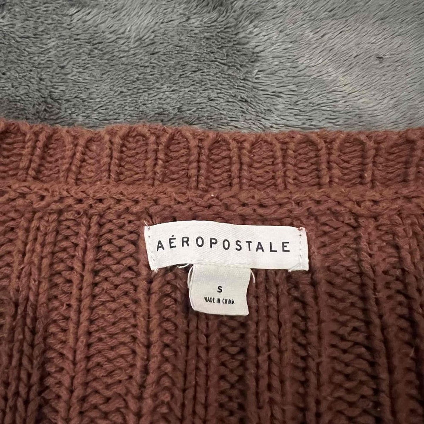 Aéropostale Cable Knit V-Neck Ribbed Hem Cardigan Sweater Size Small