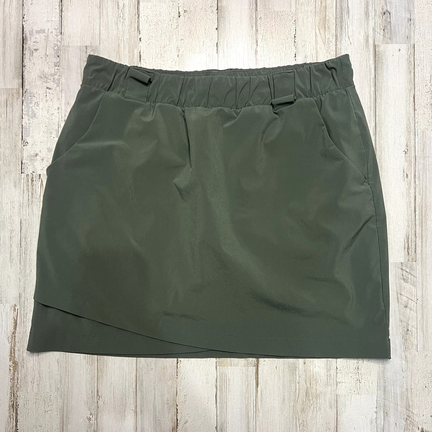 Athleta Women's Green Tennis Skort Medium Short Elastic Waist Inner Shorts