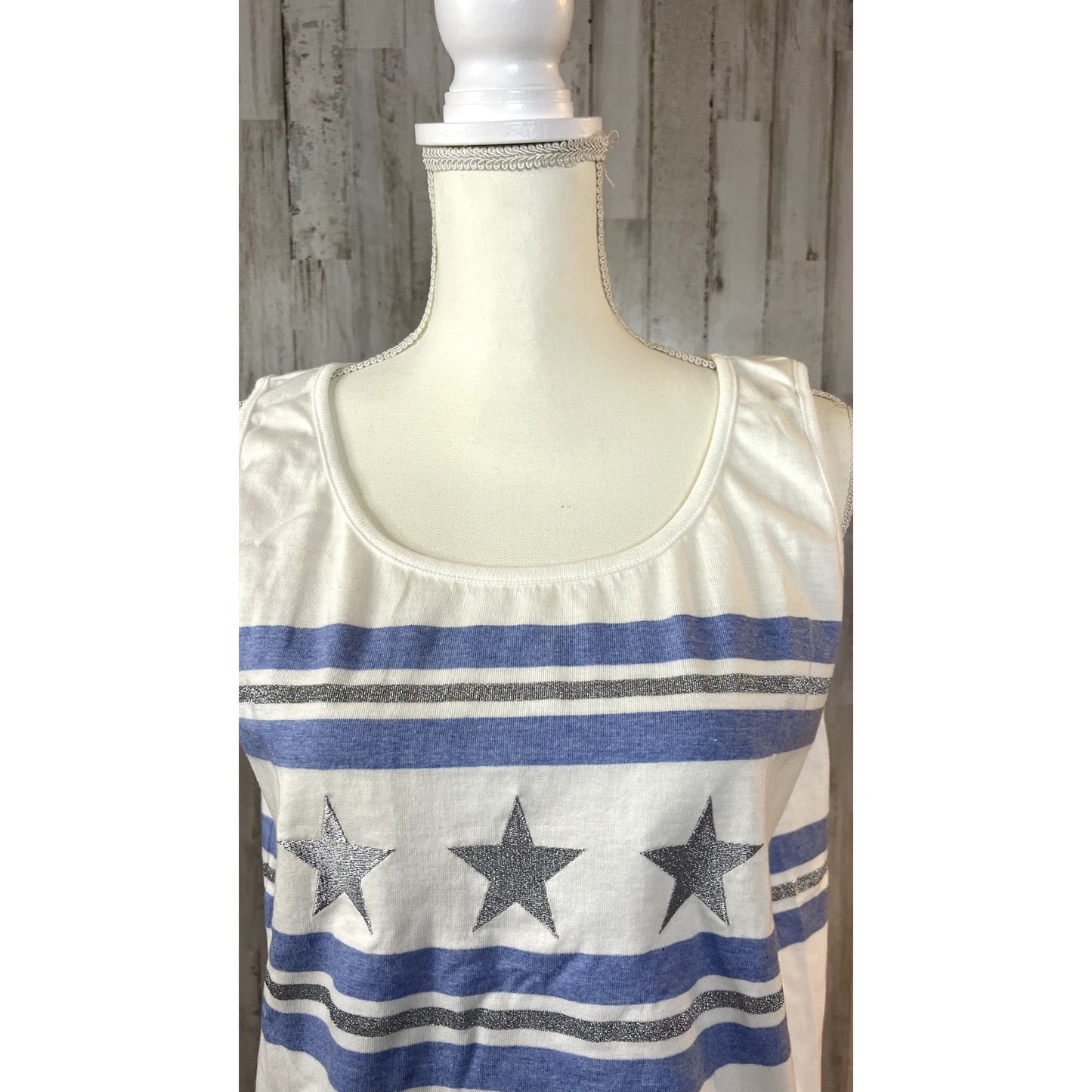 Lizwear Women's Size Large White Tank Top Blue Stripes & Stars Sleeveless Casual