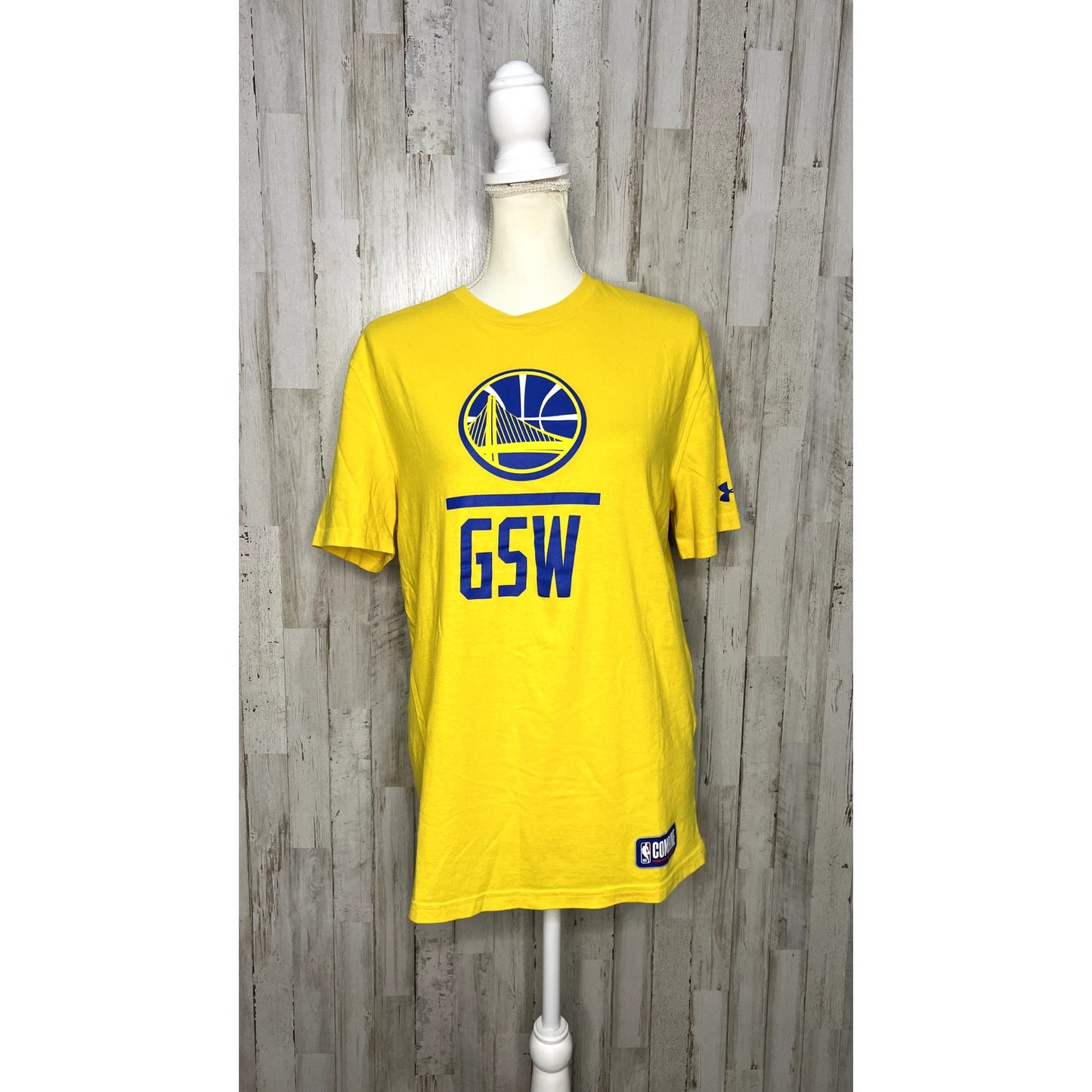 Golden State Warriors Men's Yellow T-Shirt Size Medium Under Armour Casual