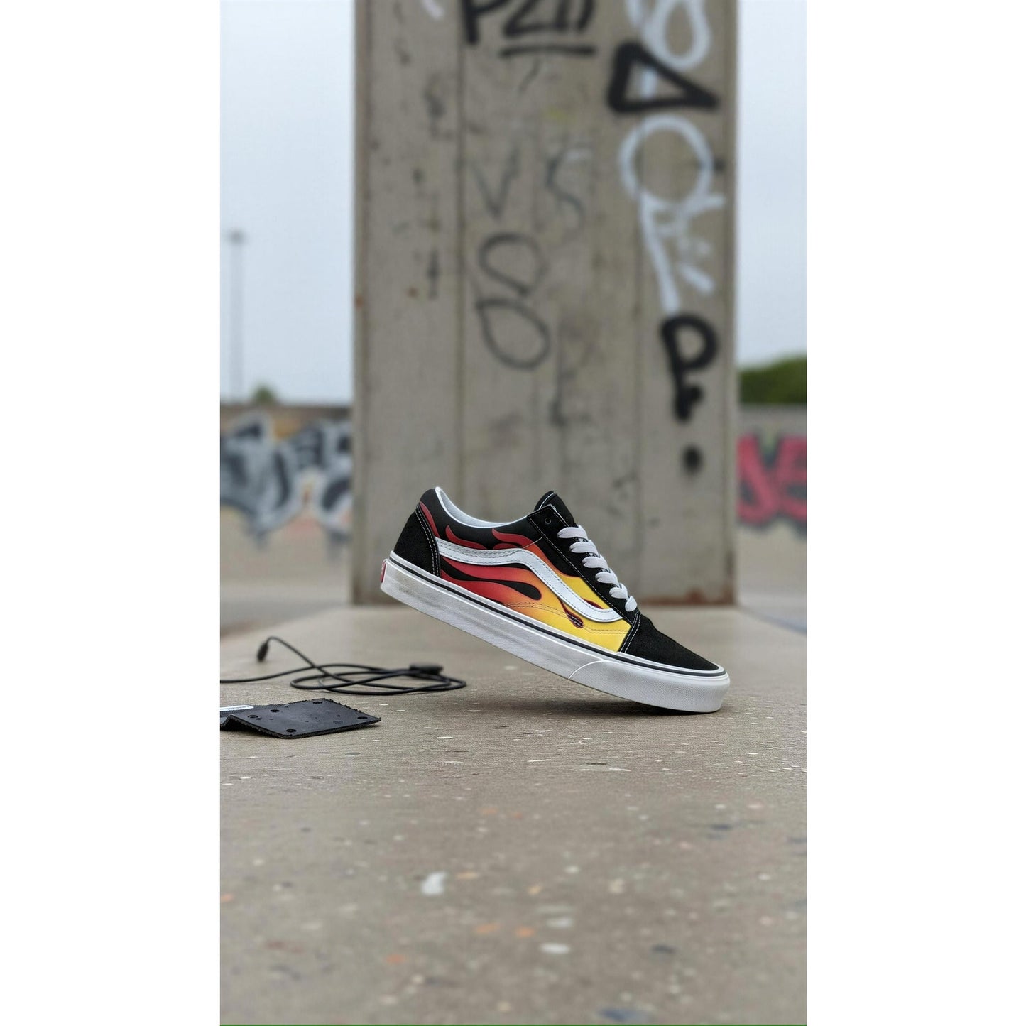 Vans Old Skool Flame Women's 5.5 Low Top Skate Black Red Yellow