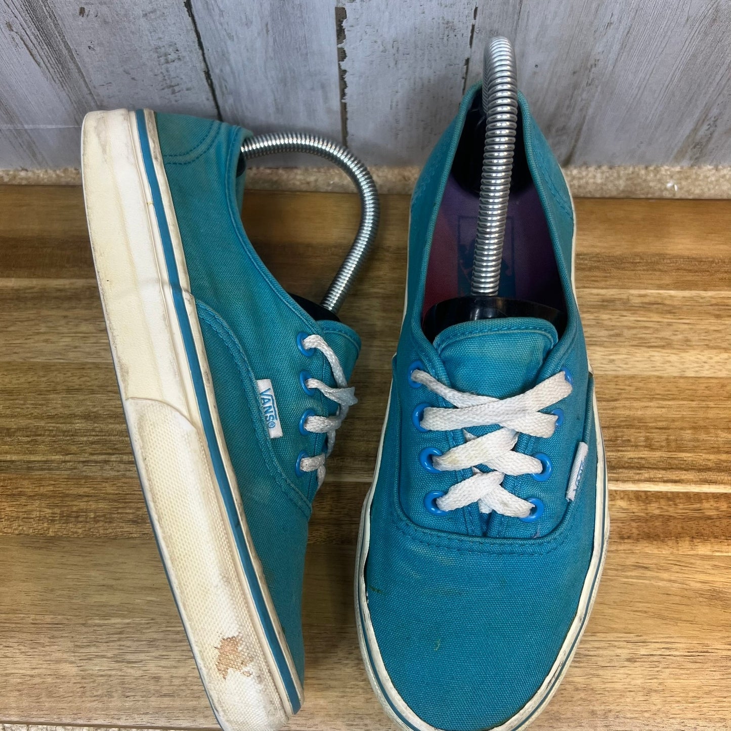 VANS Authentic Women's Size 7 Light Blue/White Low Top Lace Up Skate Shoes