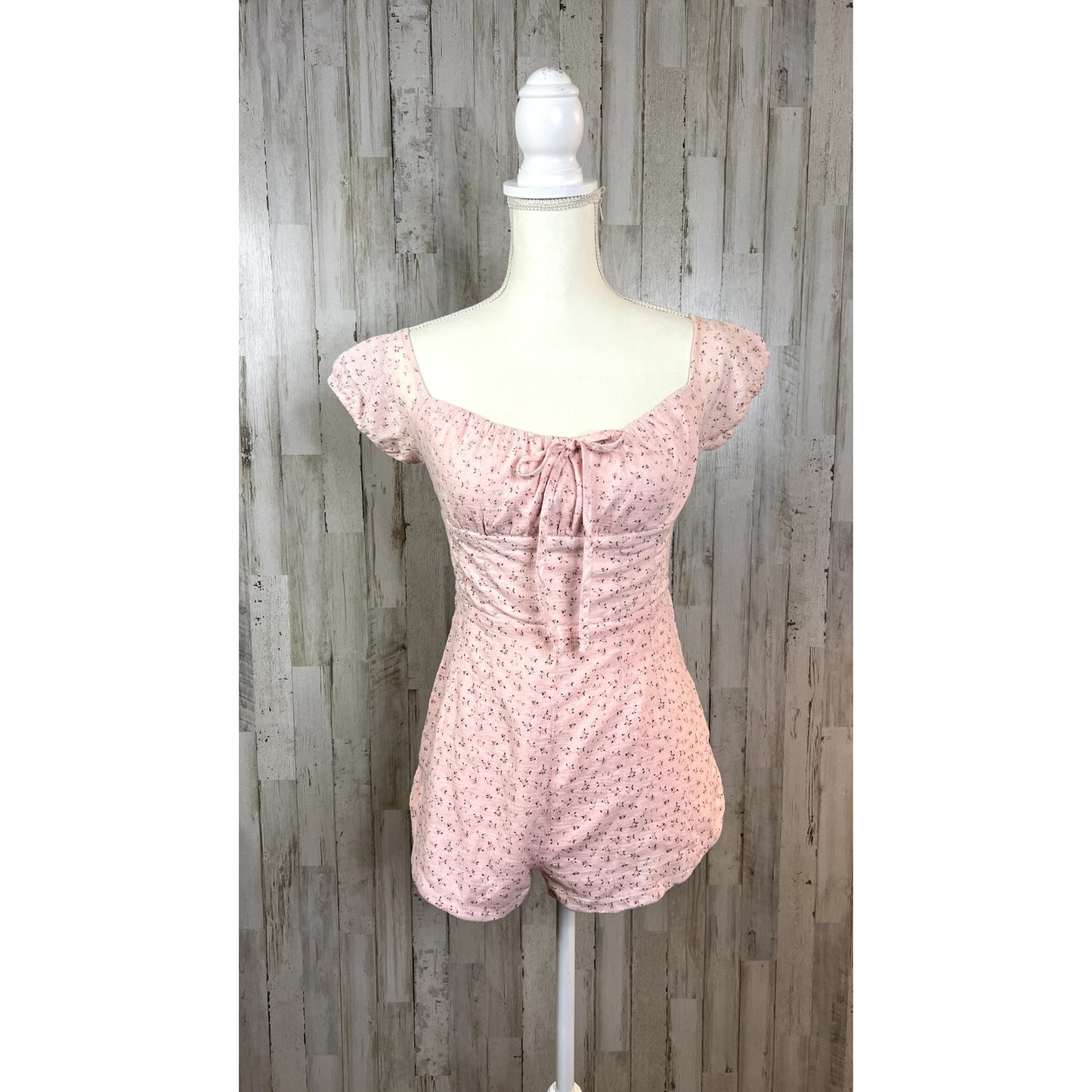 Princess Polly Pink Milkmaid Rouched Romper Women's Size 2 Short Sleeve Floral