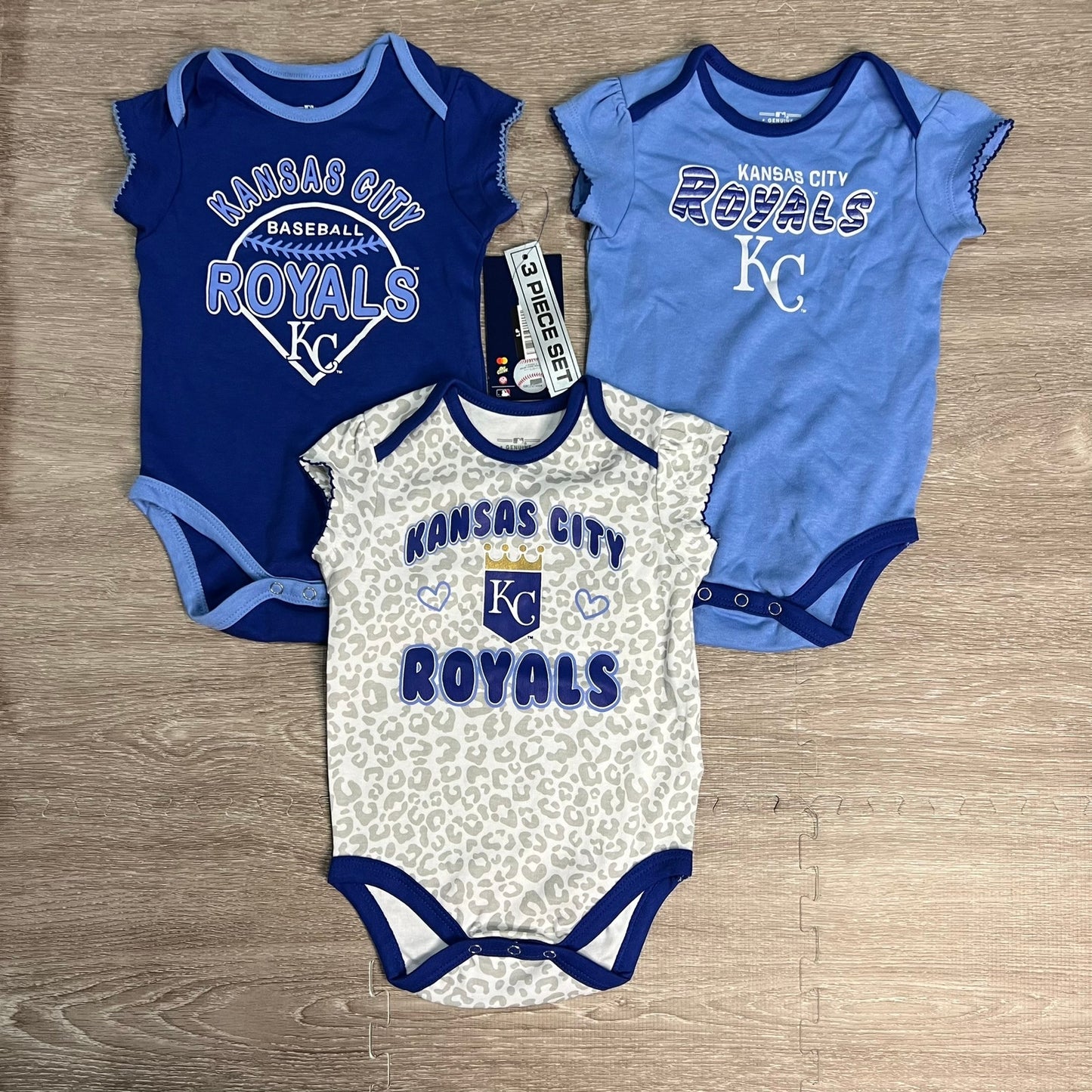 NWT Kansas City Royals Infant Size 12 Months 3-Piece Onesie Set Multicolor