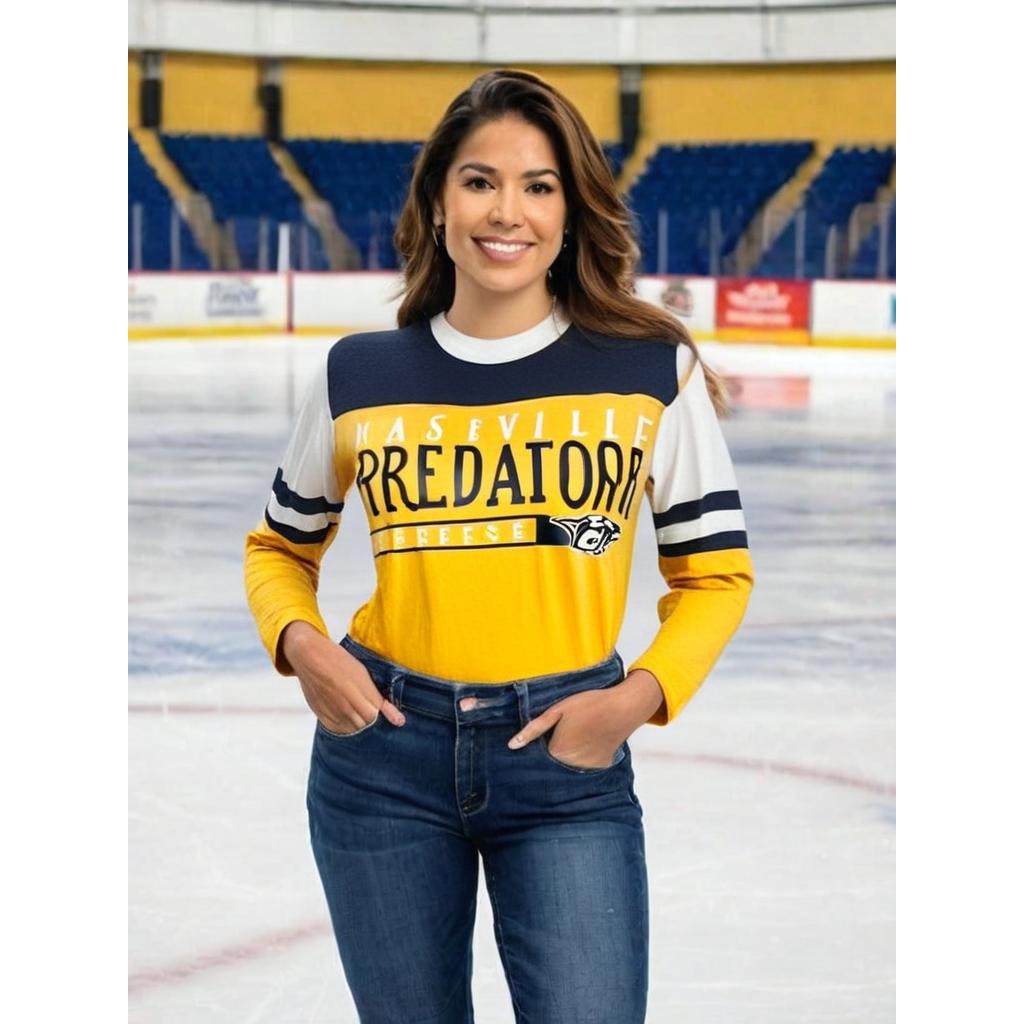 NWT NHL Nashville Predators Women's Size Small Long Sleeve Lightweight Top