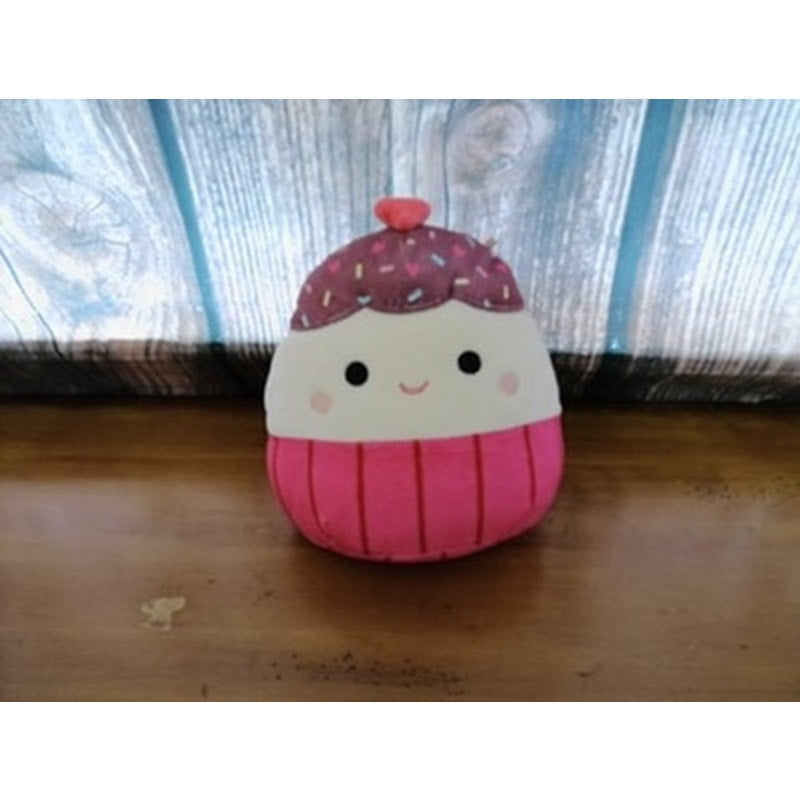 Squishmallows Elpha Strawberry Cupcake Plush Pink Valentine's Day 8"