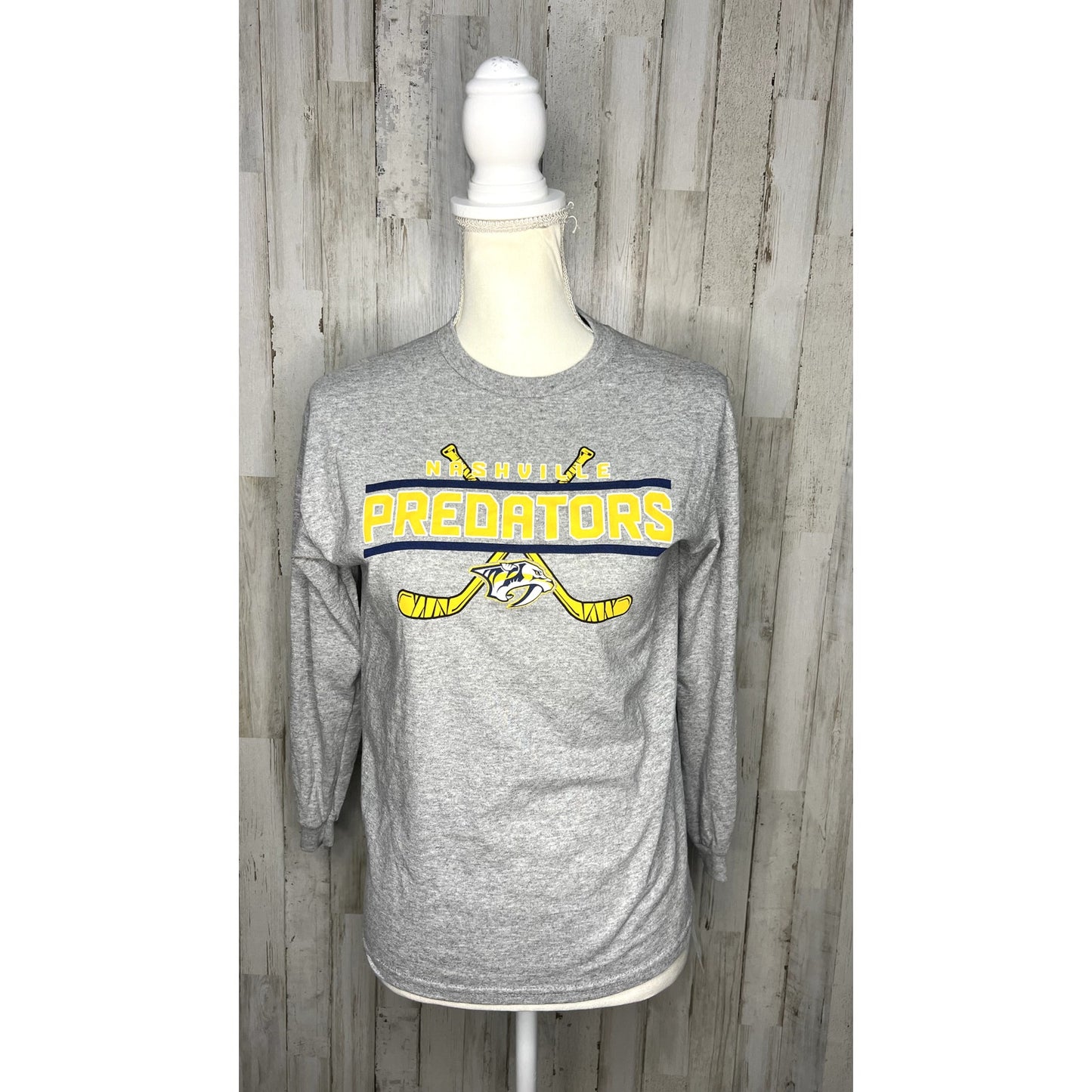 NWT Nashville Predators Unisex Kids Size Large Long Sleeve Gray T-Shirt