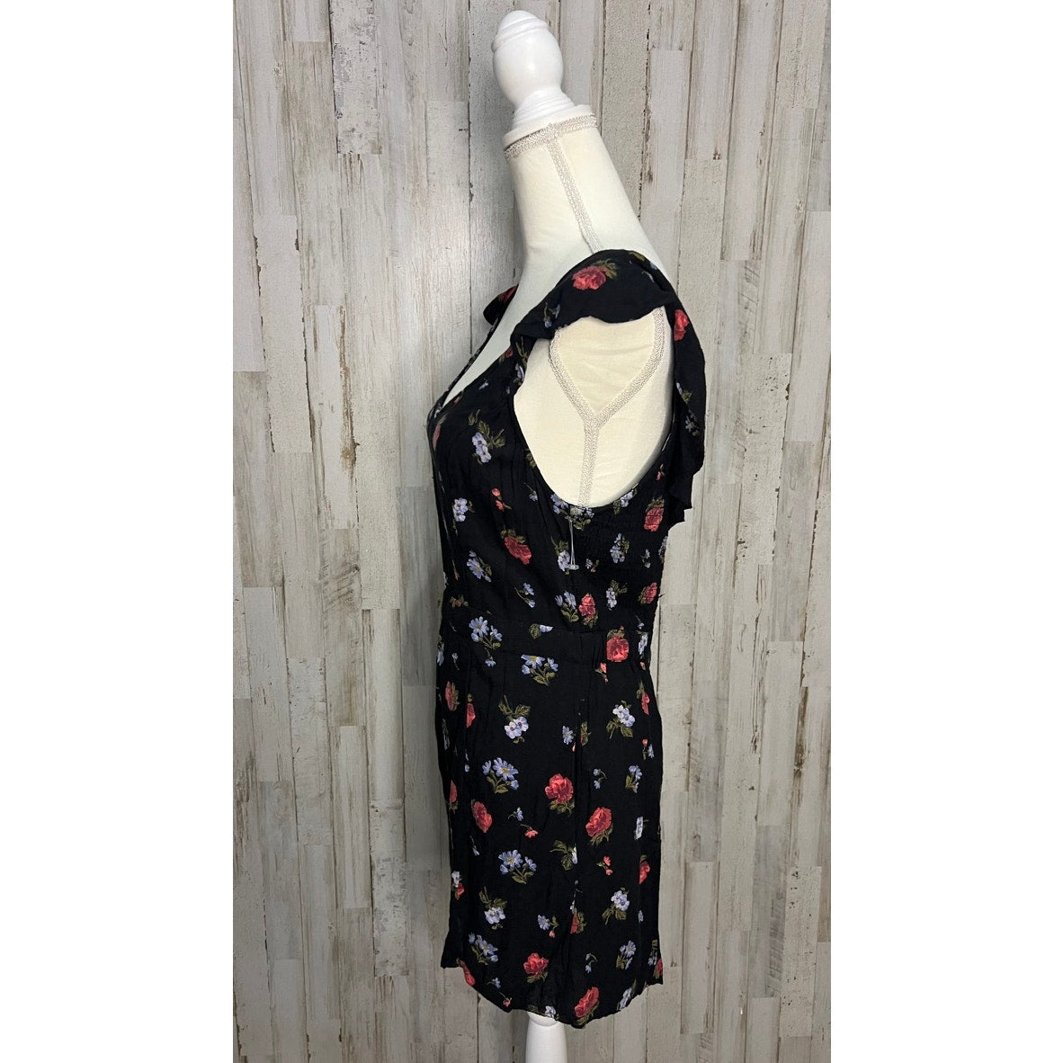 American Eagle Women's Large Black Floral Sleeveless Romper Casual