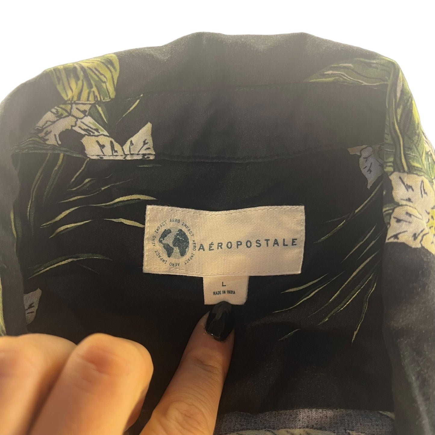 Aéropostale Men's Large Tropical Print Black Floral Short Sleeve Button Down Top