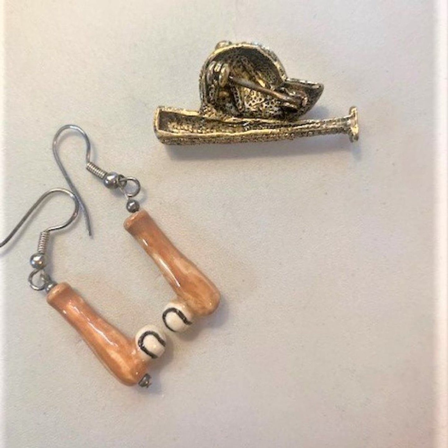 Set Baseball pin and earrings