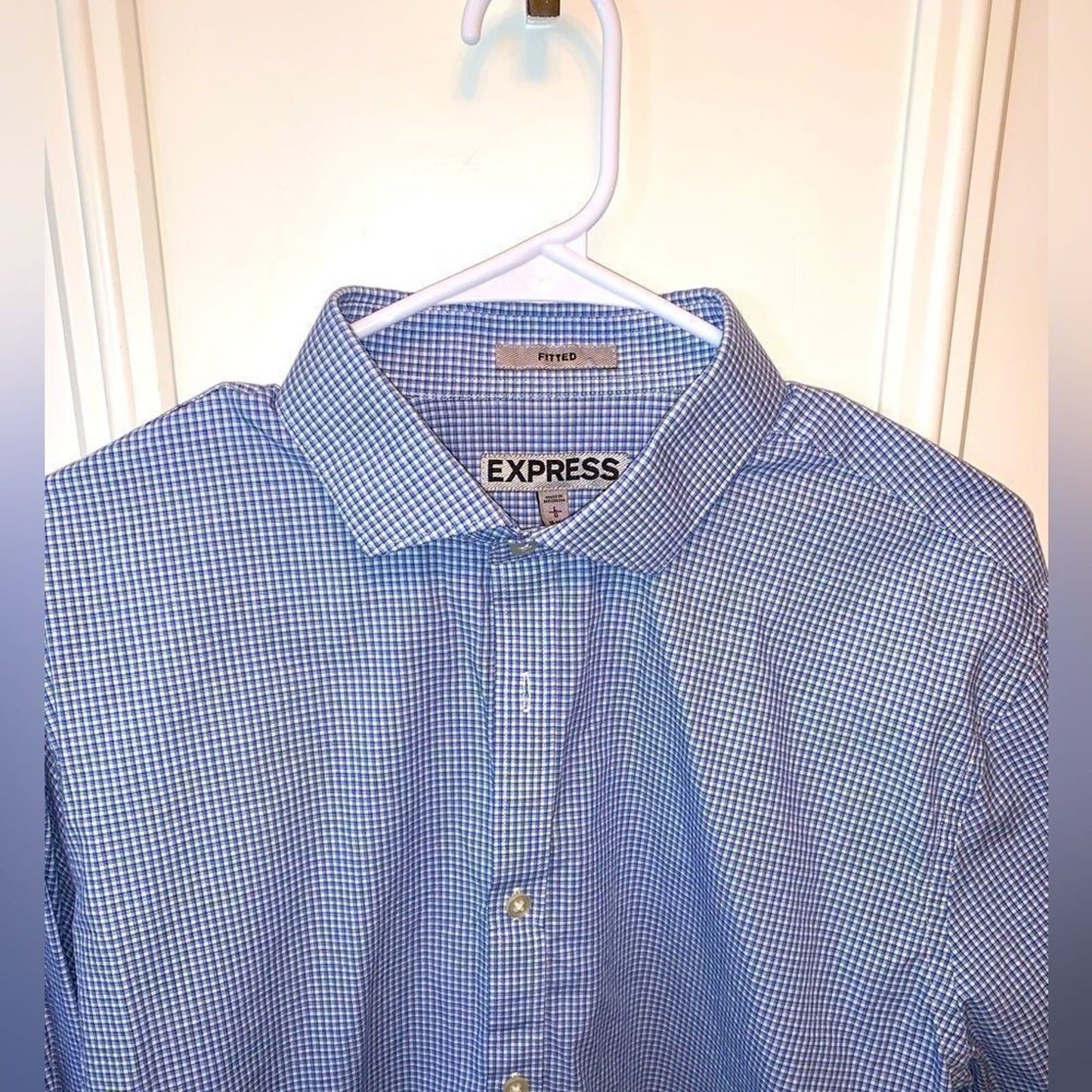 Men's Express Fitted Long Sleeve Button Front Shirt