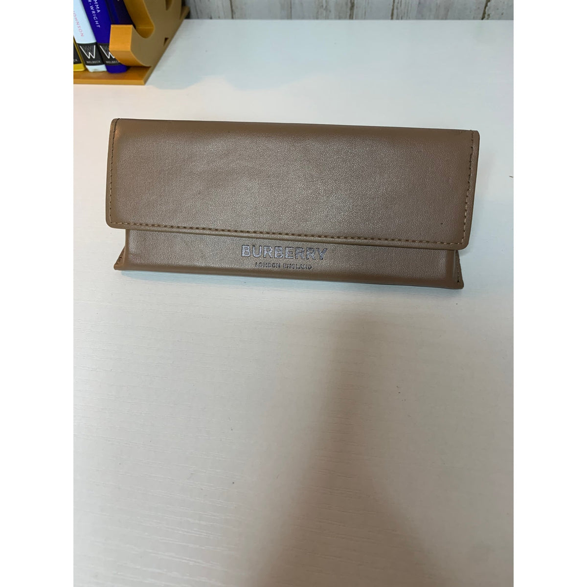 Burberry Case Womens Brown Hard Shell Clamshell Embossed Logo Protective