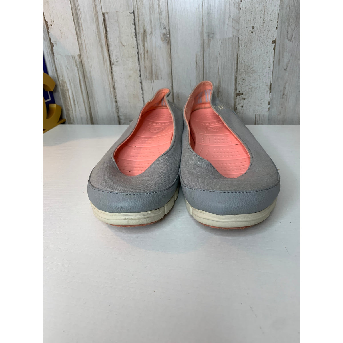 Crocs Stretch Sole Flat Womens Slip-On Ballet Flats Gray Size 10 Comfort