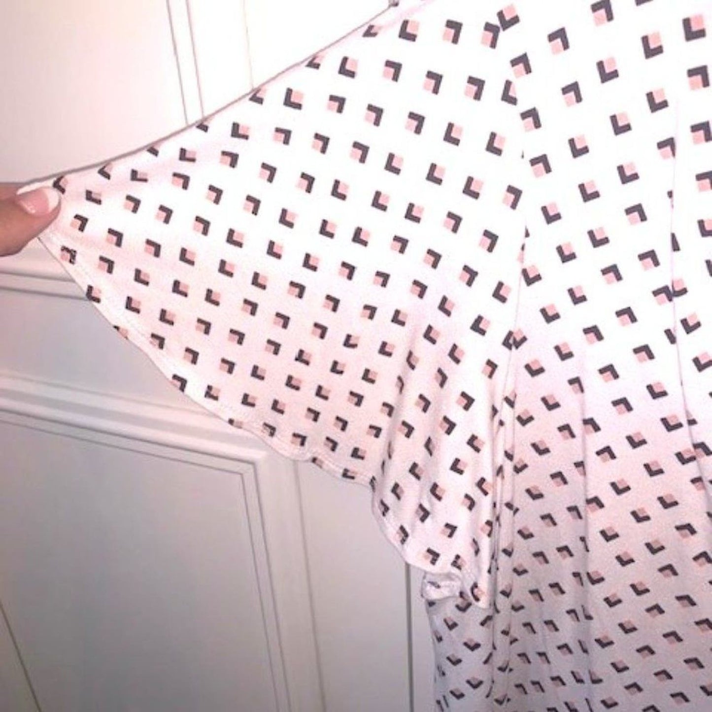 Liz Claiborne V-neck white short sleeve top 1X