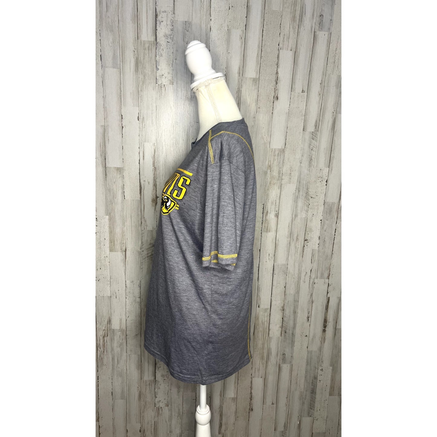 NWT VCU Rams Men's Medium Gray/Yellow Performance Short Sleeve T-Shirt