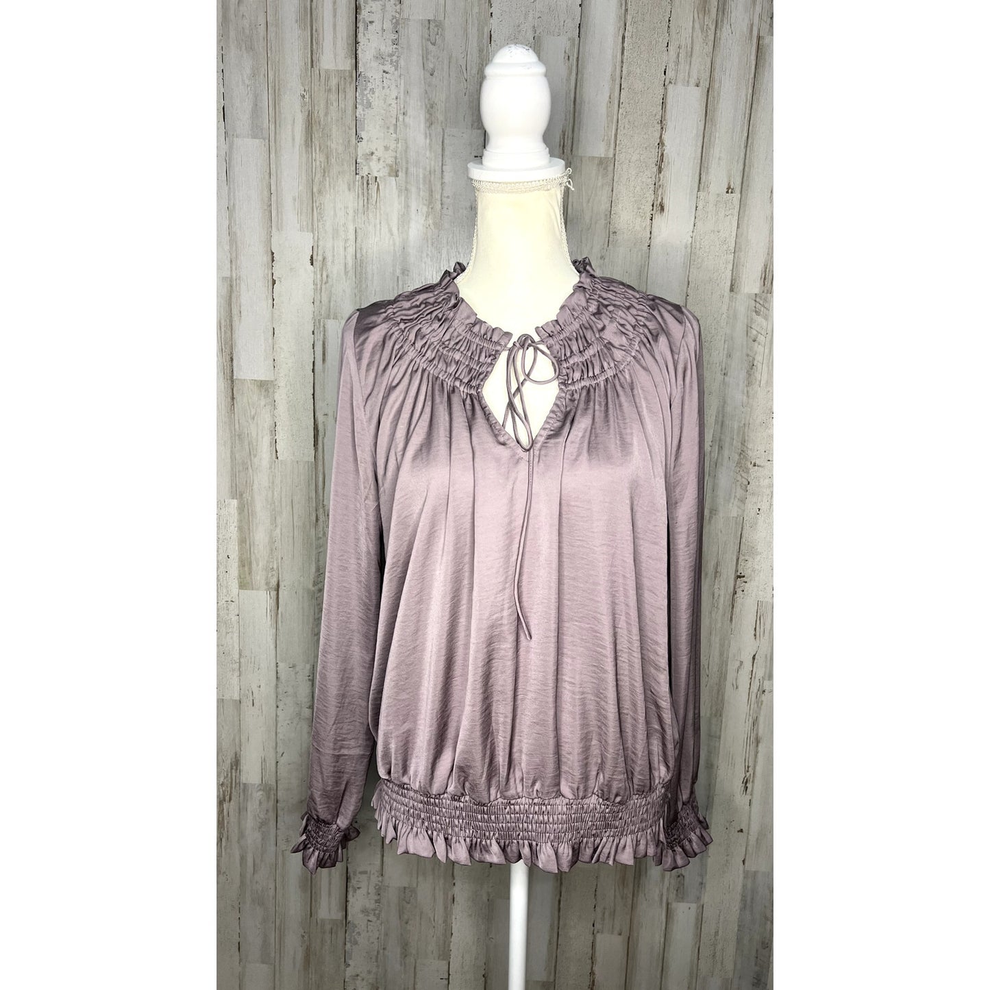 Current Air Women's Size Large Light Purple Tie Front Long Sleeve Satin Blouse