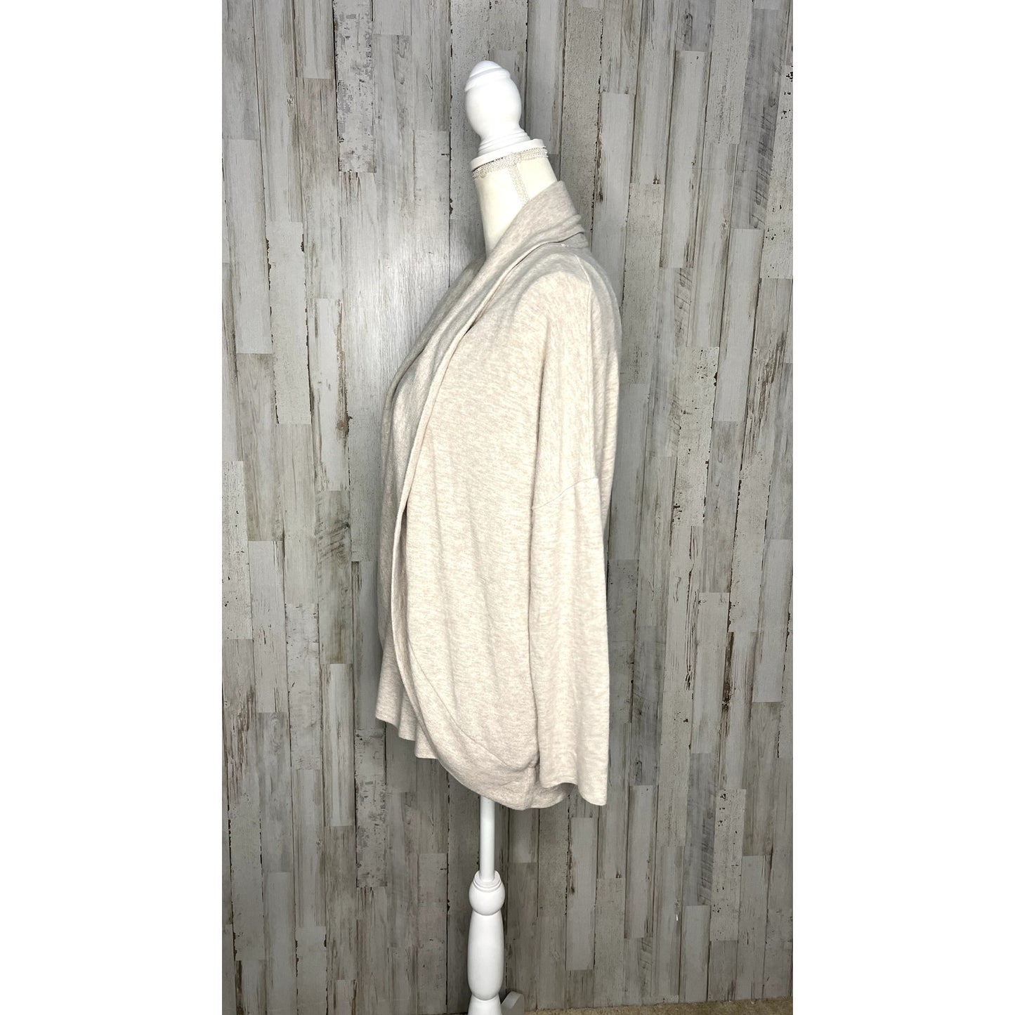 White House Black Market Women's Ivory Cardigan & Tank Set Size Medium