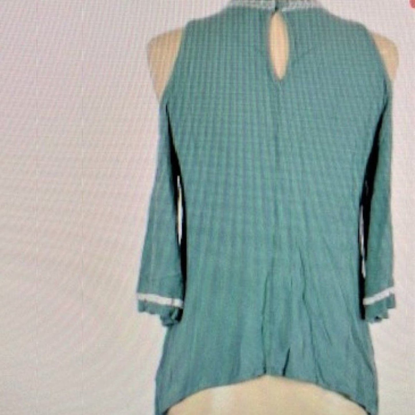 Boho teal cold shoulder top M EUC