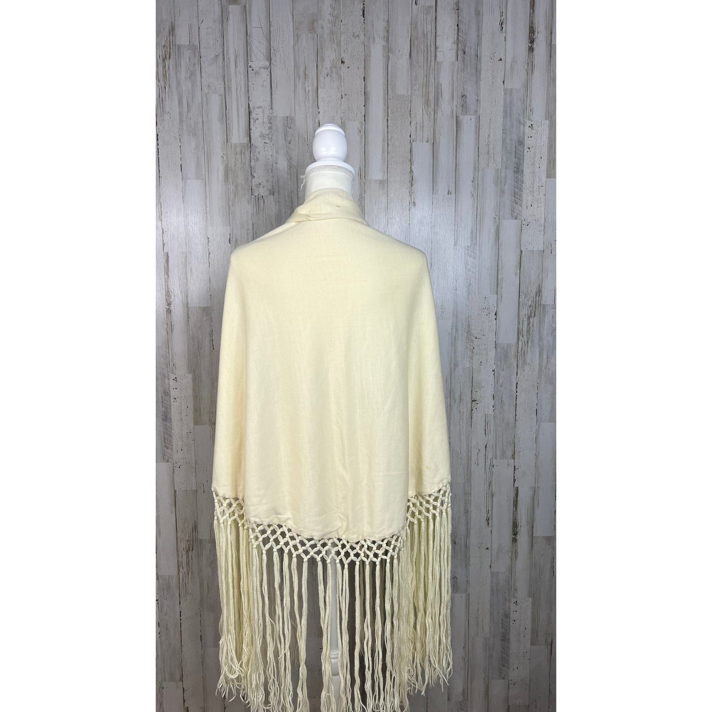 Antique Vintage Cream Wool Macrame Fringe Shoulder Wrap/Shawl