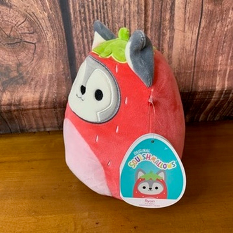 NWT Squishmallows Ryan the Husky Strawberry w/ Hang Tag 7 in