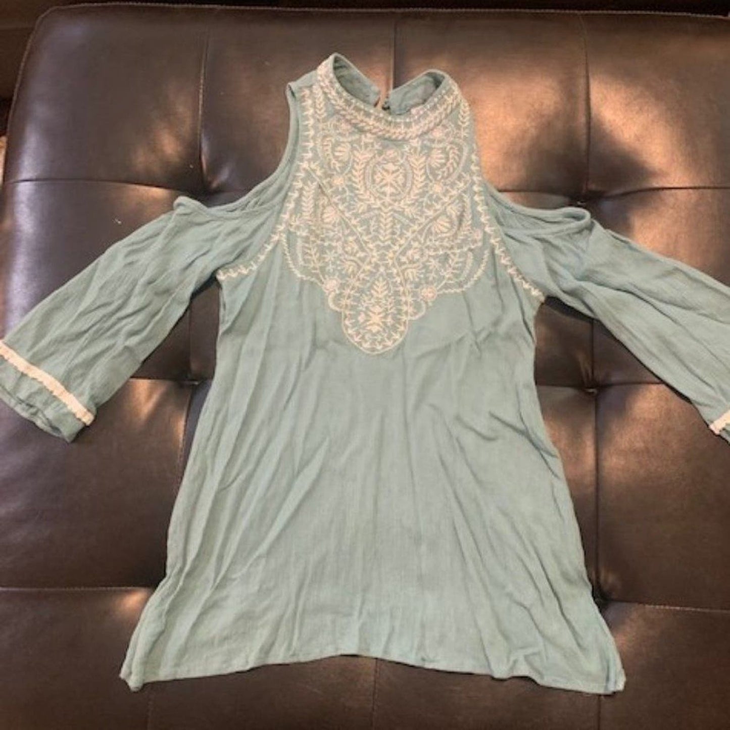 Boho teal cold shoulder top M EUC